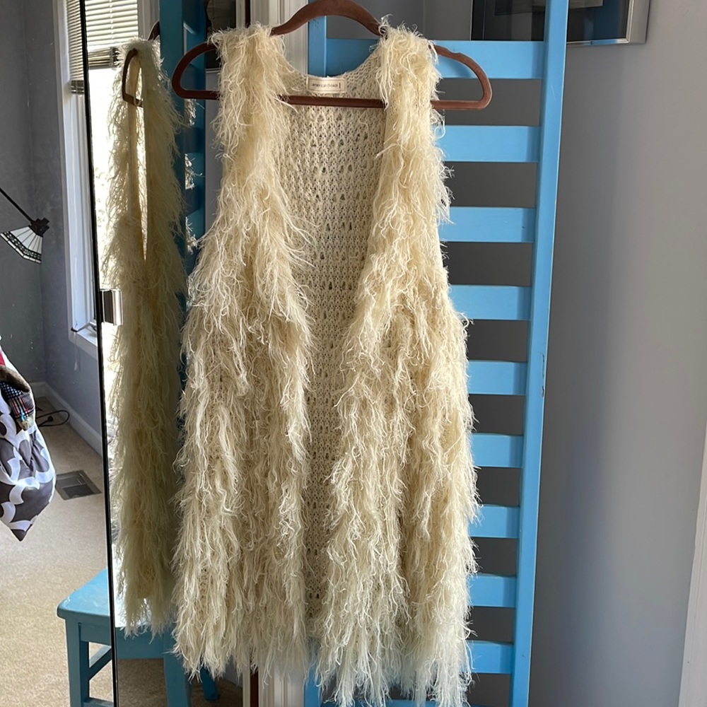 American Threads sleeveless long sweater vest.